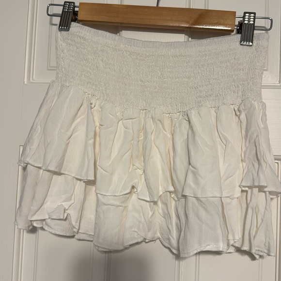 White Ruffled Mini Skirt - Picture 2 of 2